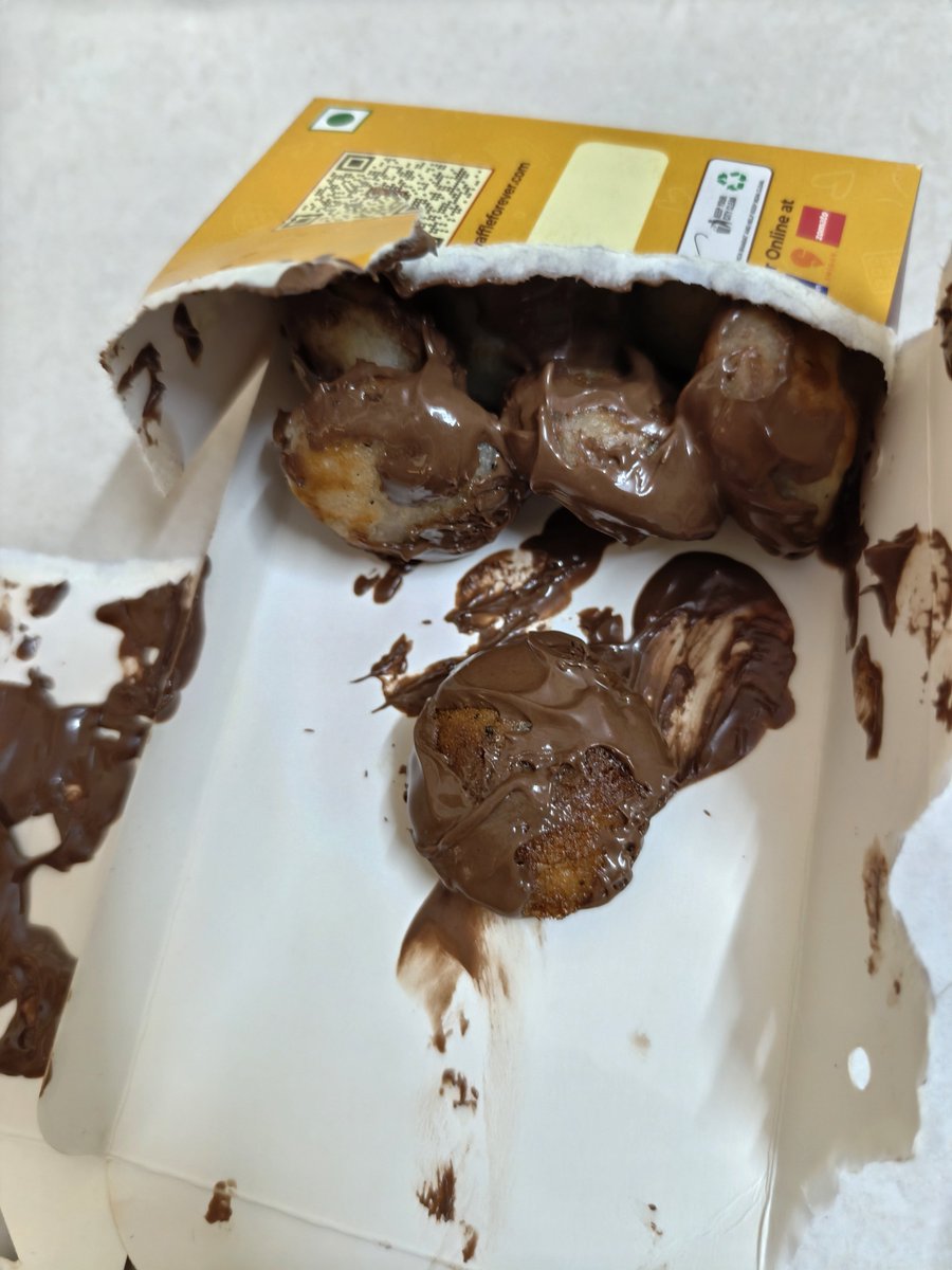 Amit84497773's tweet photo. @zomatocare @zomato I had ordered waffles but received pancake instead. It was clearly wrong item but I did not get support on the app. Kindly check the issue and return my money https://t.co/oQjJtkcfl0