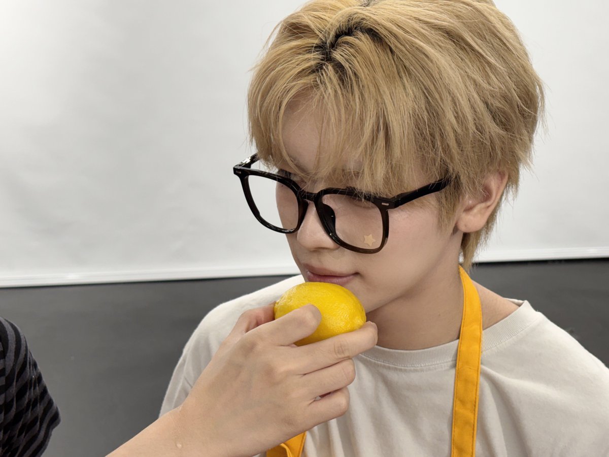 VAYONN_inkode's tweet photo. [#VAYONN]

🍋🍋

#SEN #AYANG
#VAYONN #베이온 https://t.co/AHsNA633UG