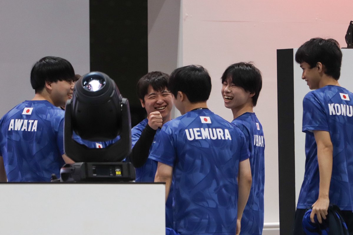 c5dcv's tweet photo. 楽しそうなチーム🇯🇵 https://t.co/Uwf4axXUny