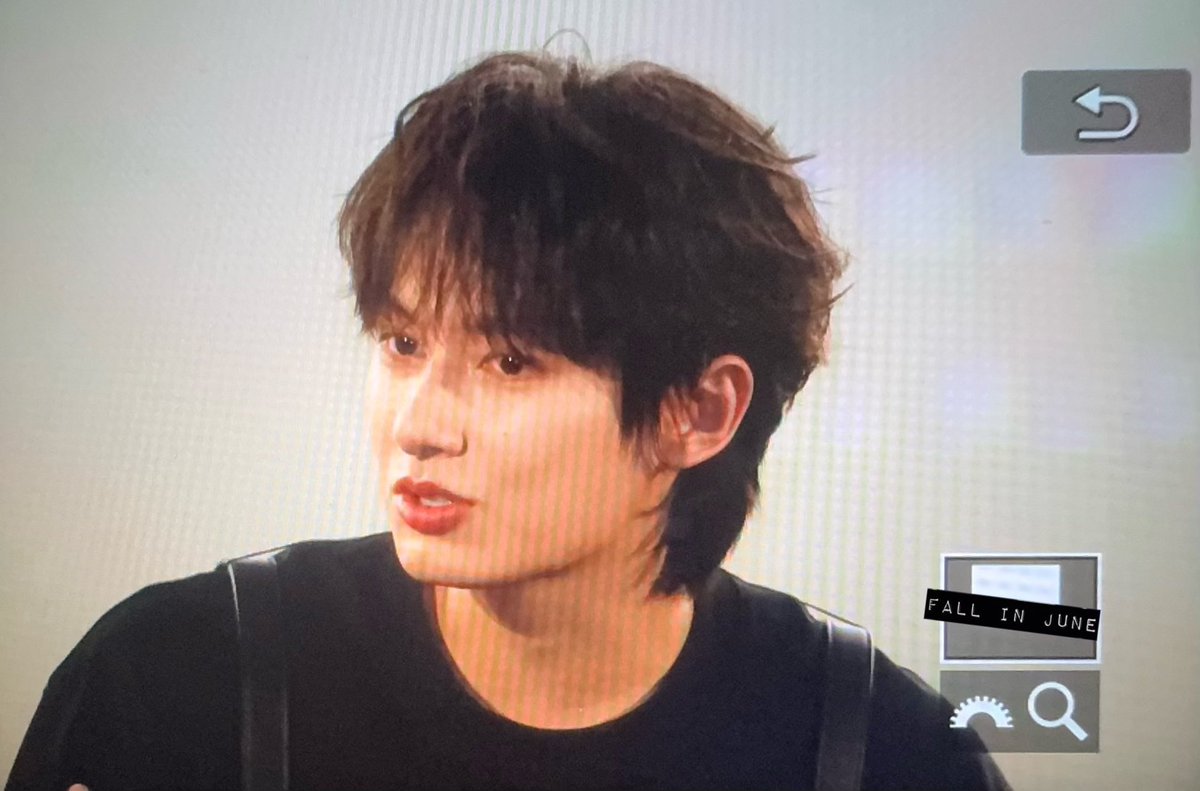 Jun960610net's tweet photo. 261001 프리뷰
준아 오랜만이야
#SEVENTEEN #세븐틴 #JUN #文俊辉 #문준휘 #준 #ジュンピ #ジュン https://t.co/IA6ZLfOgjW