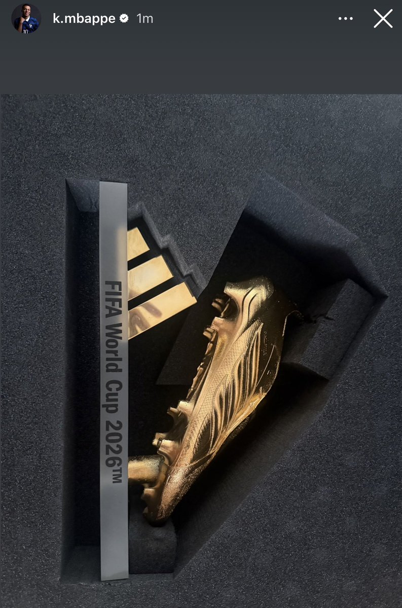 kyksthetic's tweet photo. Ohhh Mbappe has received his World Cup Golden boot EXACTLY KING flex em 🔥🔥🔥🔥 https://t.co/wx5pwDUUJJ