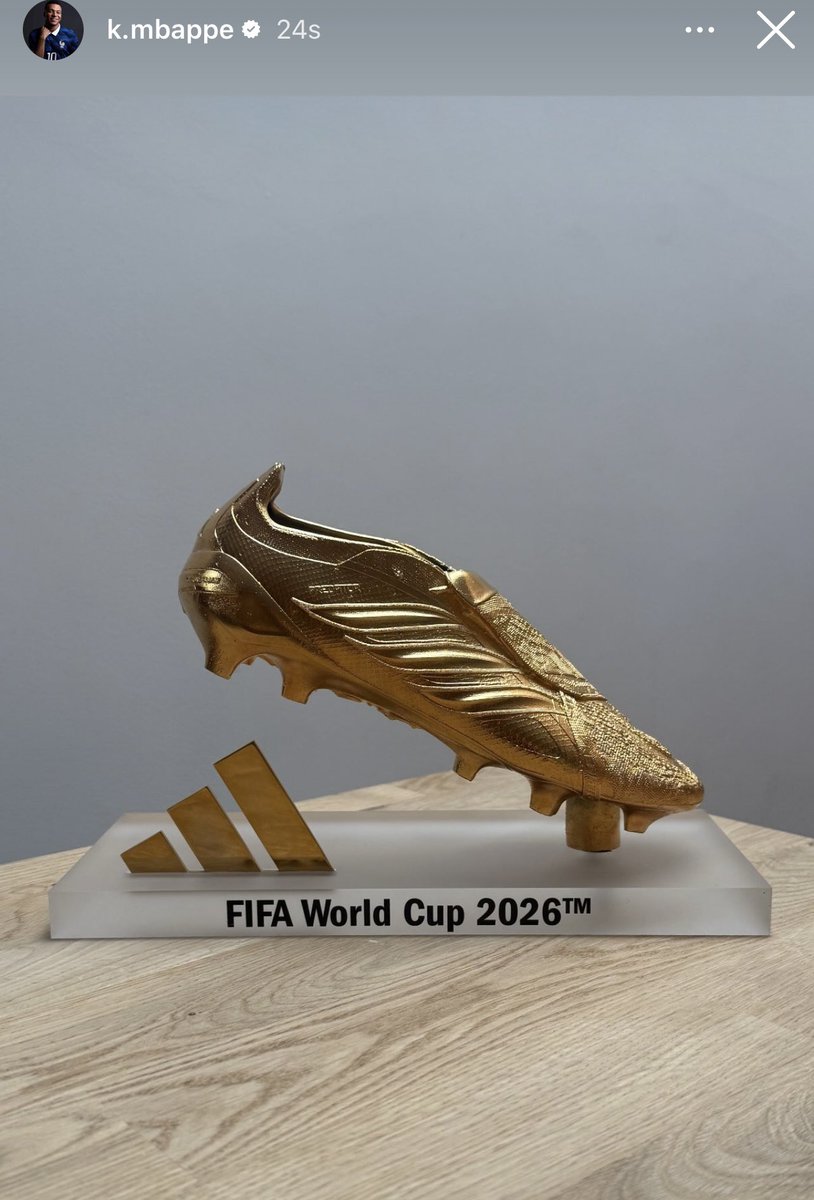 kyksthetic's tweet photo. Ohhh Mbappe has received his World Cup Golden boot EXACTLY KING flex em 🔥🔥🔥🔥 https://t.co/wx5pwDUUJJ