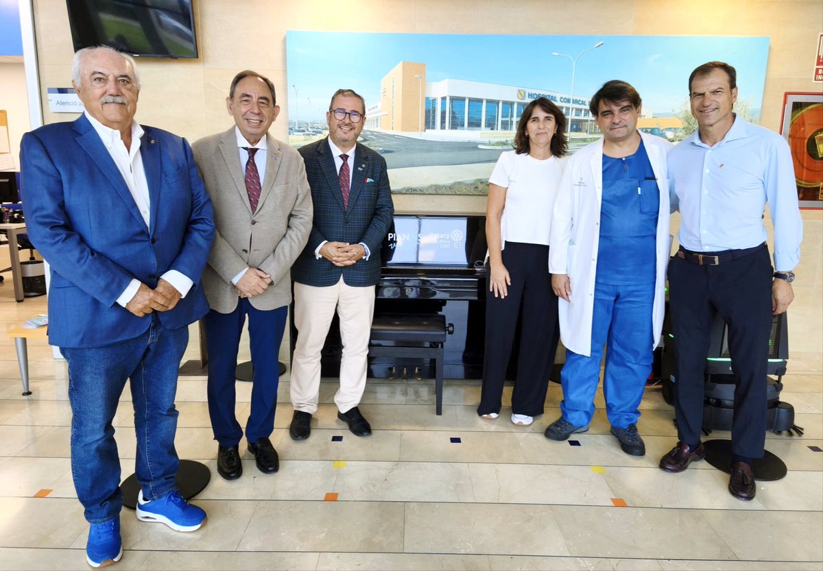 HospitaldeInca's tweet photo. Visita del Rotary Club d'Inca
Col•laboradors en projectes d'humanització de l'HCIN

-L'equipació d'una sala de descans de familiars de pacients ingressats
-La instal·lació d'un piano al vestíbul

♥️

@SalutGOIB @IBSalut_ @javiurenam @manuelaG_Romero @FerrerXisco @JosReyesMoreno2 https://t.co/I9mbwnE4Yp