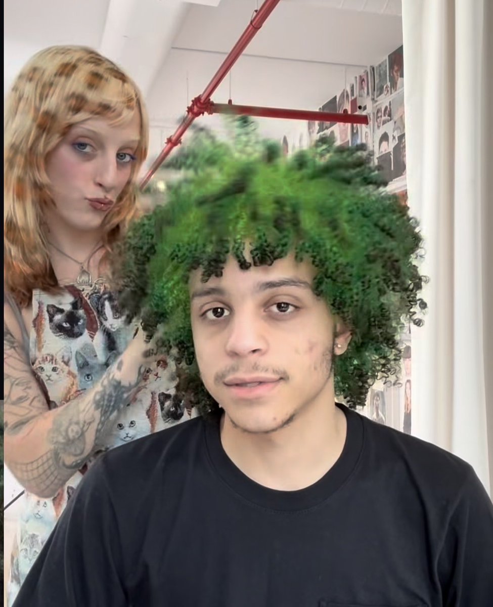 heygalilea's tweet photo. bitch i love the ‘broc but i hate the ‘broc https://t.co/EiMKMbFtDh