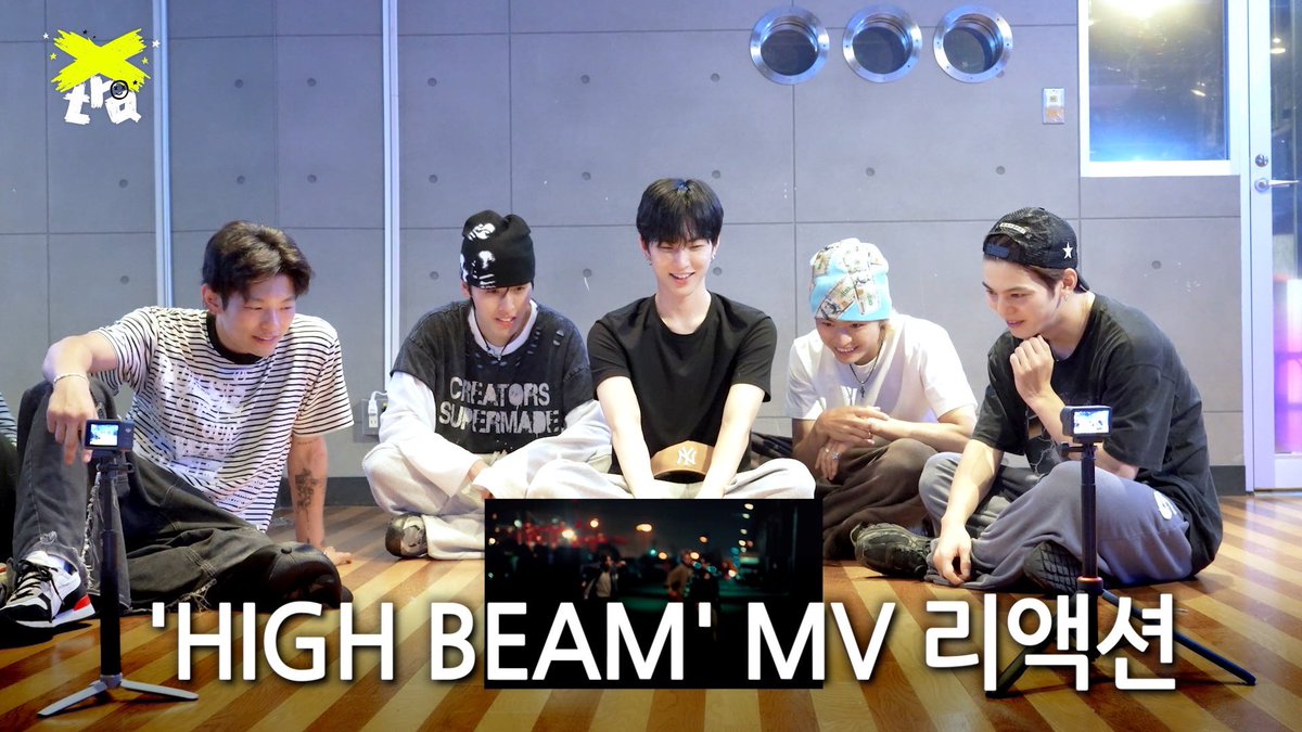 XngHan_official's tweet photo. 쉬는 시간 소울 형들이랑 'HIGH BEAM' MV 보기 | Xtra

https://t.co/Qkn07JdFjf

#XngHan_Xoul #XngHan #スンハン
#HIGHBEAM #XngHan_Xoul_HIGHBEAM https://t.co/BvuC40VRtV
