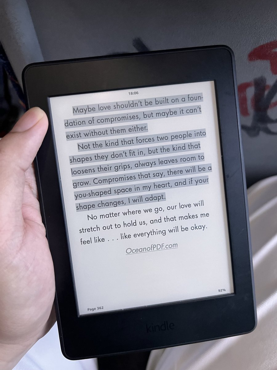 Jasonbrnl's tweet photo. Book Lovers - Emily Henry https://t.co/xbUl62ihGv