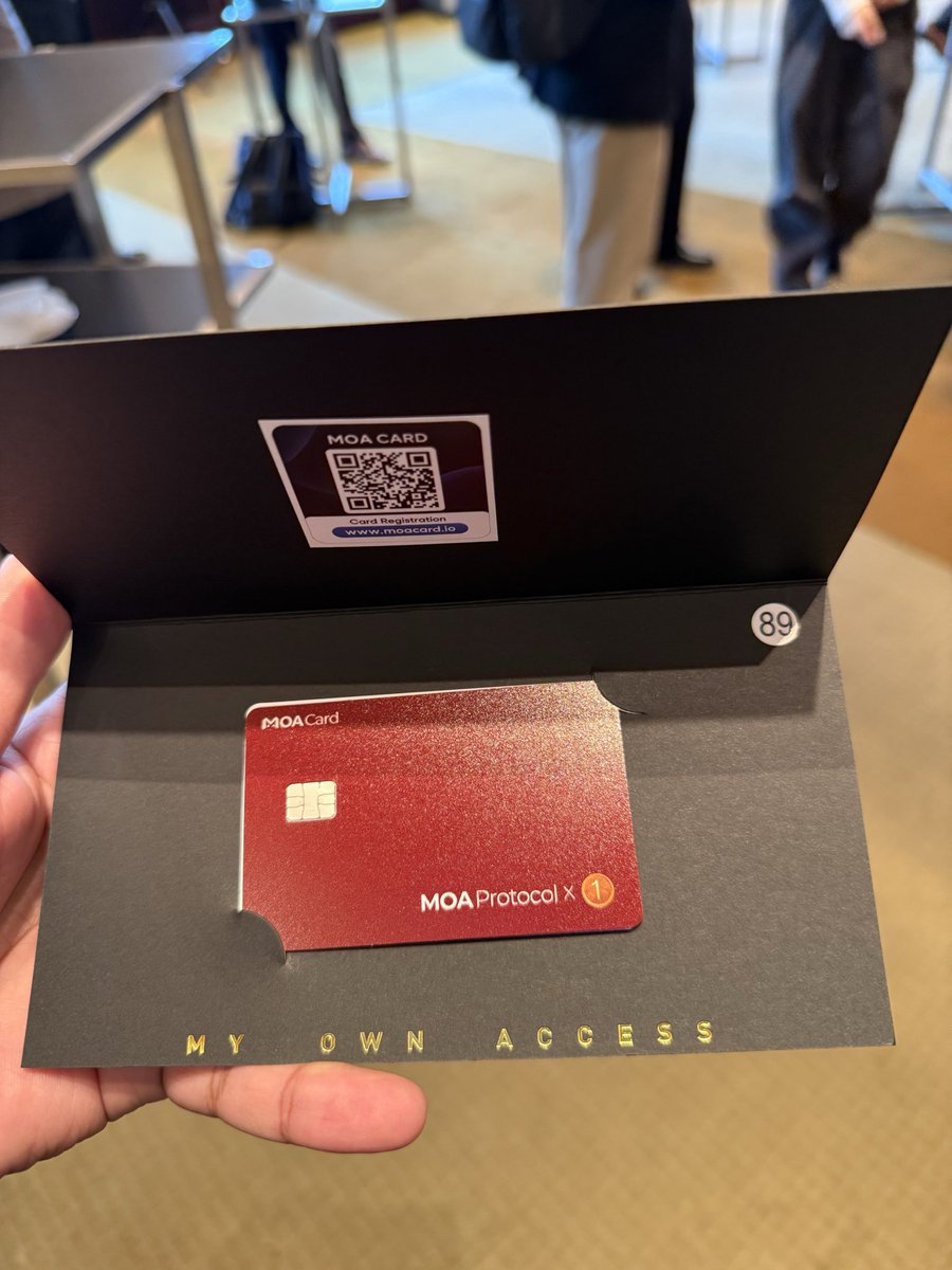 Abrlien's tweet photo. Great to see Ryan Ballantyne CBO of @worldlibertyfi 

It was great seeing the #WLFI $USD1 team and community Thank you for the Visa card gift  🦅☝️ https://t.co/xUFUYBm120