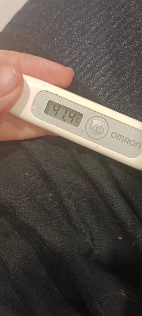 lawl1etxxs's tweet photo. I'm gonna fucking kill myself one of these days I swear, i can't afford shit yet my sibling catches a fever and needs to go to the emergency room. I don't wanna do this anymore https://t.co/274DLCxd1n