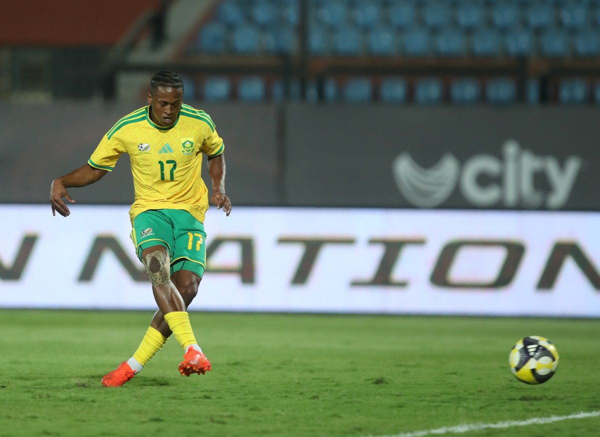 SoccerBeatZA's tweet photo. 🚨 DID YOU KNOW ⁉️

Before scoring against Eritrea yesterday, Luther Singh’s last goal for Bafana came on 8 October 2020. ⚽️ 🇿🇦

That’s 2183 days or almost SIX YEARS between goals. 😱

Welcome back, Luther Singh. 👏

#TalkingBafana https://t.co/oUCp1Z2RGN