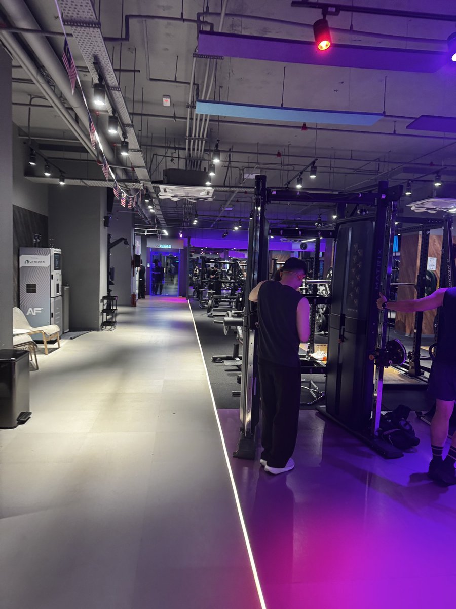 Joeyelc3's tweet photo. @AlanShao111 alan和我说话 https://t.co/sDvbIwfJgA