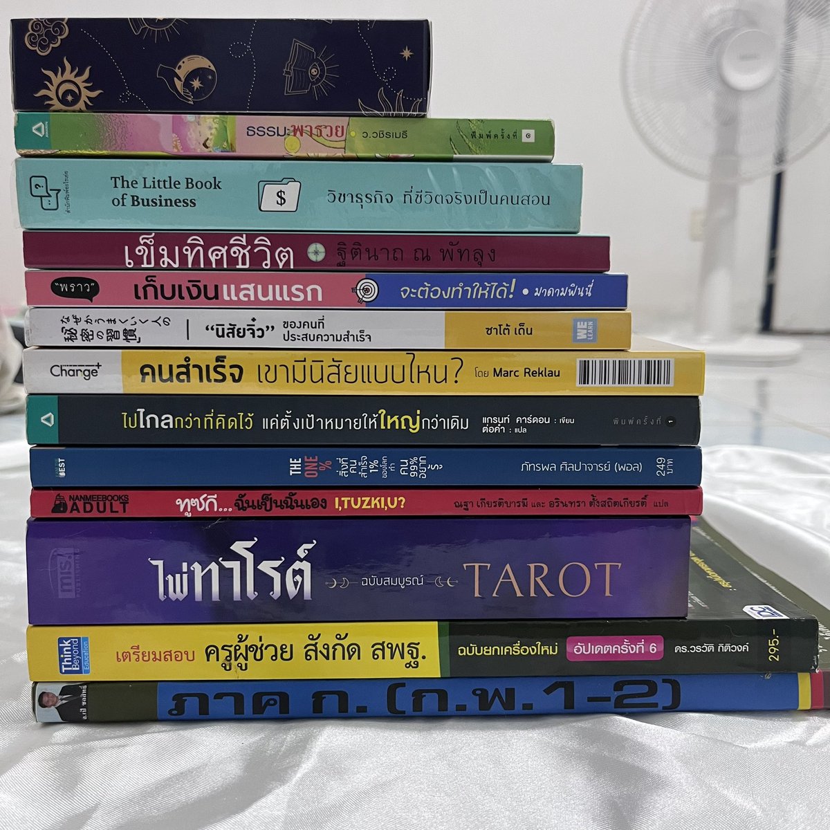 Lucky2hh's tweet photo. โล๊ะตู้ส่งต่อรองเท้า กระเป๋า เสื้อผ้า หนังสือ  ตุ๊กตา สกินแคร์ เริ่มต้นหลักสิบค่ะ มีมากกว่าในรูป ค่าส่ง35/+5 เหมา 50 นัดรับเดอะมอลล์บางกะปิได้ค่ะ #ส่งต่อ #ส่งต่อเสื้อผ้ามือสอง #ส่งต่อเสื้อผ้า #โล๊ะตู้ #เสื้อผ้ามือสองสภาพดี #ส่งต่อสกินแคร์ #ส่งต่อรองเท้า #ส่งต่อหนังสือ https://t.co/uQWVYQ8OYQ