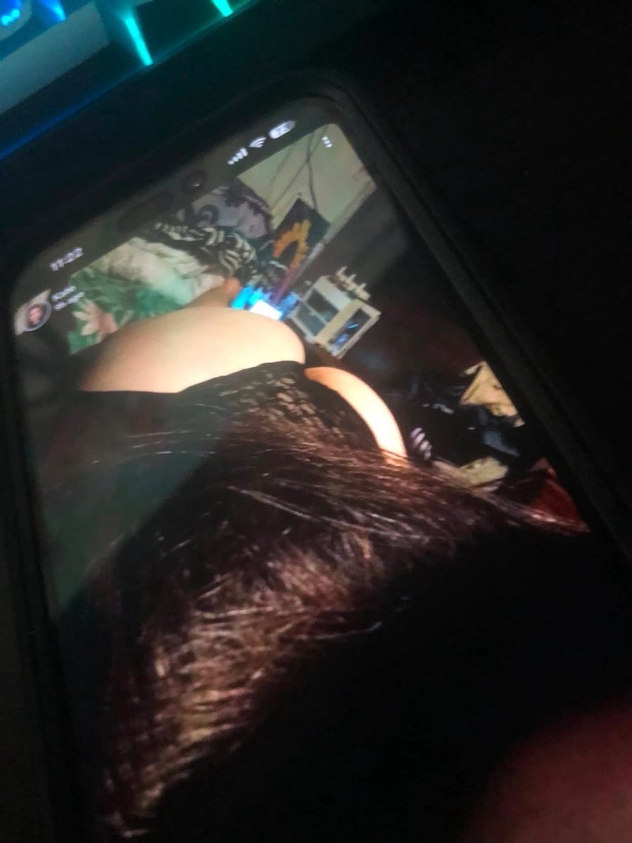 Angela8bj's tweet photo. #snapchat #leaks #lightskin https://t.co/LO8WZBvlLF