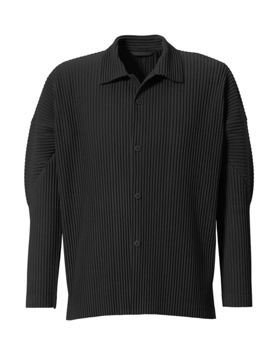 npmonet_'s tweet photo. HOMME PLISSÉ ISSEY MIYAKE で MONTHLY COLORS: OCTOBER (BLACK) を購入。リニューアル記念？でオムプリのノベルティーを頂いた…！数量限定みたい。

本当は明日訪れようと思っていたんだけど、売り切れたら嫌だなと思って仕事が終わって急いで代官山へ。

その後はBLUE BOTTLE COFFEE で休憩。 https://t.co/EMrkMQigVh