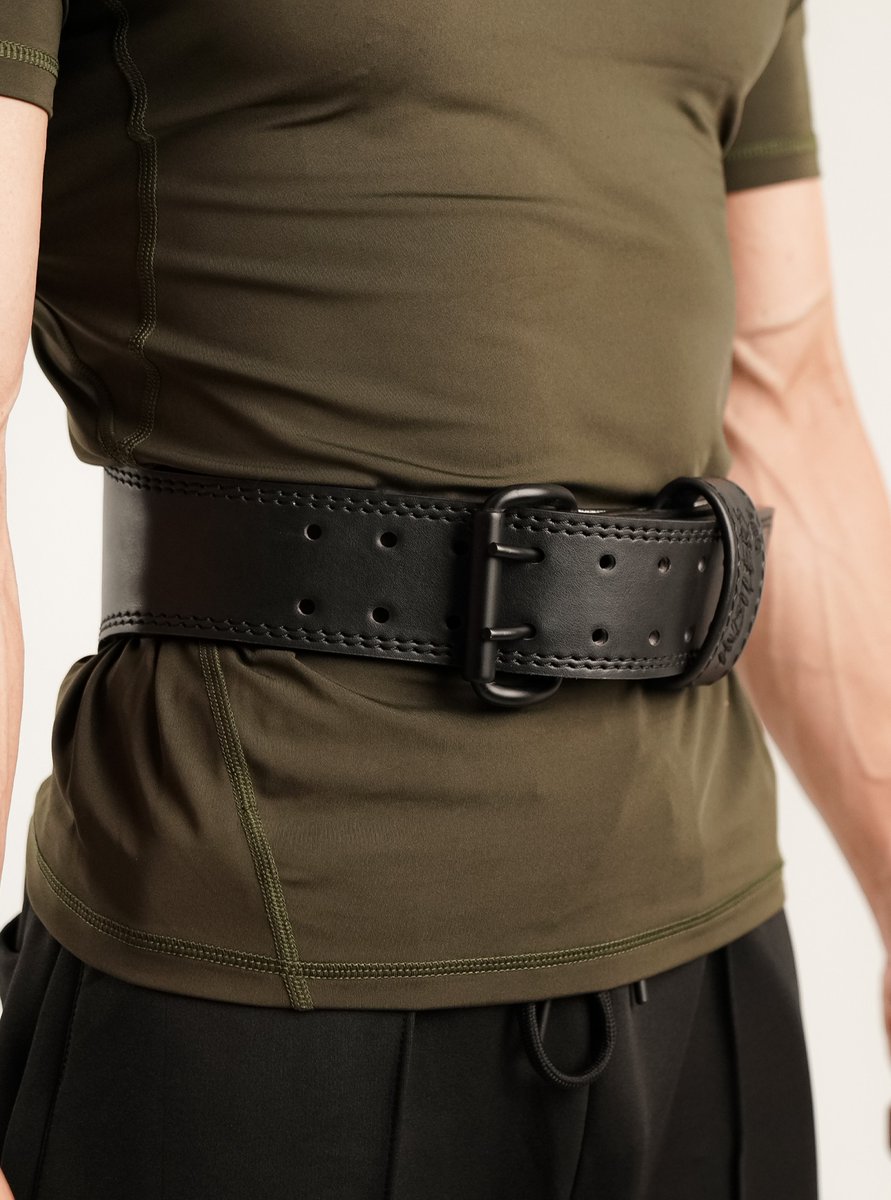 FANTASMATAPIA's tweet photo. Heavy weights demand serious support. The HUSTLERS ONLY Prong Belt keeps your core locked in so you can focus on breaking PRs, not your form. Better stability, back support, performance, and confidence under heavy loads. Every rep counts. https://t.co/fJgYVEGSZg