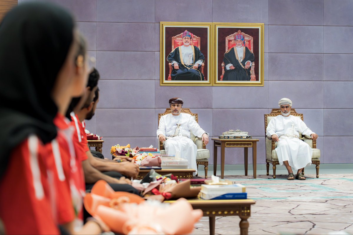 OmanOlympics's tweet photo. 📸| بميداليتين آسيويتين، عاد أبطال منتخبنا الوطني لألعاب القوى إلى أرض الوطن بعد مشاركتهم في دورة الألعاب الآسيوية الـ20، وكان في مقدمة استقبالهم سعادة باسل بن أحمد الرواس وكيل وزارة الثقافة والرياضة والشباب للرياضة والشباب. 🥈🥉

#ناغويا2026 | #AichiNagoya2026 https://t.co/9A6QWIkvPQ