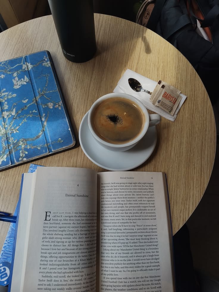 scarlettwants's tweet photo. it's gonna be a bookish month https://t.co/8mONiBnm9d