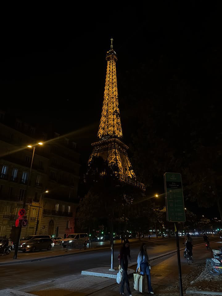Business660608's tweet photo. Paris, France https://t.co/PqYV60crR6