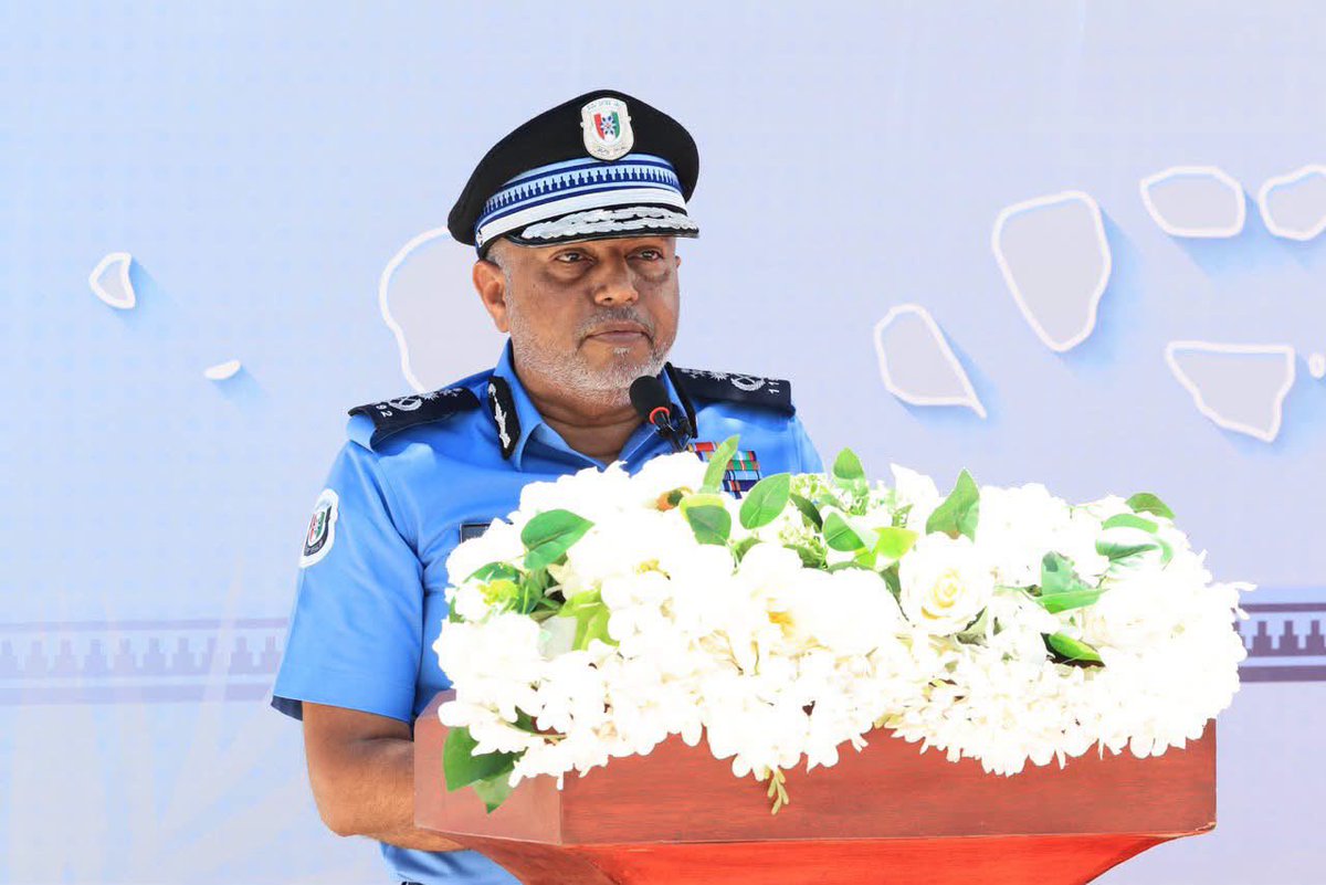HomeMinistrymv's tweet photo. އދ. ކުނބުރުދޫގައި ގާއިމްކުރި ޕޮލިސް ސްޓޭޝަން  ހުޅުވައިފި.

ޕޮލިސް ސްޓޭޝަން ހުޅުއްވައިދެއްވީ މިނިސްޓަރ އޮފް ހޯމްލޭންޑް ސެކިއުރިޓީ، ލޭބަރ އެންޑް ޓެކްނޯލޮޖީ ޢަލީ އިހުސާން އާއި ކޮމިޝަނަރ އޮފް ޕޮލިސް އަޙްމަދު މުހައްމަދު.

މިރަސްމިއްޔާތުގައި ޑެޕިއުޓީ ކޮމިޝަނަރ އޮފް ޕޮލިސް ފަރުހާދު ފިކުރީ އާއި ކުނބުރުދޫ ކައުންސިލްގެ ރައީސް އާއި ފުލުހުންގެ ސީނިއަރ އޮފިސަރުންނާއި އެރަށުގައި ހުރި އިދާރާތަކުގެ އިސްވެރިން ބައިވެރިވެވަޑައިގެންނެވި