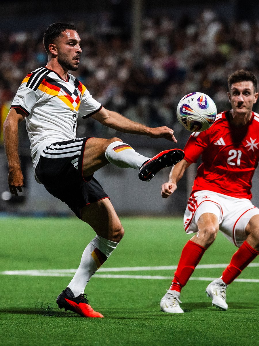 FCAugsburg's tweet photo. 3️⃣ Spiele, 3️⃣ Siege! 👏

🇩🇪 𝟒:𝟏 gegen Malta 🇲🇹
🇨🇭 𝟑:𝟎 gegen Schottland 🏴󠁧󠁢󠁳󠁣󠁴󠁿
Glückwunsch an #Kömür, #Ibrahimović, #Banks und #Rieder zu den starken Auftritten! 🦅💪

#MLTGER #SCOSUI

📸: @swissnatimen/Thomas Böcker/DFB https://t.co/HedV6qtC13