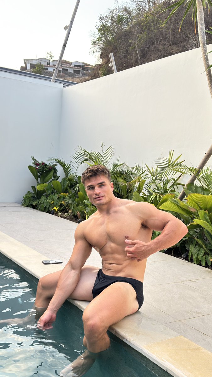 athleticside_'s tweet photo. Rate it from 1-10 https://t.co/iAP6ggWSwZ