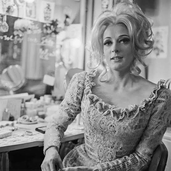 histories_arch's tweet photo. Dame Maggie Smith (1934-2024) was a legendary British actress whose career spanned seven decades across stage, television, and film. She began her career at the Oxford Playhouse in 1952 before starring alongside Laurence Olivier at the National Theatre, building a reputation as a fierce Shakespearean talent (such as Desdemona in Othello). She achieved rare acting status with two Academy Awards (The Prime of Miss Jean Brodie, California Suite), four Emmy Awards, and a Tony Award (Lettice and Lovage). She captured multiple generations of fans, playing Professor Minerva McGonagall in the Harry Potter films and the sharp-tongued Dowager Countess of Grantham in Downton Abbey... 

In 1964, Maggie Smith walked onto the stage as Desdemona opposite Laurence Olivier’s Othello. One night, she walked off having been hit so hard by one of Britain’s most celebrated actors that she later said she was knocked out.

Smith was then a rising star in Olivier’s newly formed National Theatre Company. Olivier had personally recruited her, recognizing an actress of extraordinary comic timing and dramatic ability. But admiration developed into a notoriously difficult professional relationship. Smith was quick, outspoken and unwilling to be intimidated by his enormous reputation. Olivier, both the company’s director and its dominant star, could be equally formidable.

During Othello, their tension became painfully physical. In one scene, Olivier’s character strikes Desdemona. Smith later recalled Olivier delivering the blow with very real force. “He said, ‘Out, devil,’ and gave me a good swack around the head,” she remembered. “I was knocked out. I saw a lot of stars.”

Accounts of the incident describe Smith collapsing onstage before recovering and continuing the performance. There was no stopping the production, no modern discussion about stage combat protocols, and apparently no public reckoning over what had happened. The show went on.

The irony is that the production became a landmark for both actors. Olivier’s Othello was enormously acclaimed, though his use of blackface is now an infamous part of its legacy. When the production was filmed in 1965, Smith’s Desdemona earned her first Academy Award nomination.

Decades later, she could recount being knocked senseless by Olivier with characteristic dry humor. But underneath the great Maggie Smith delivery was an astonishing reality.

One of the most revered actors in British theatre had hit his costar hard enough to knock her unconscious, and she got back up and finished the play.

#archaeohistories