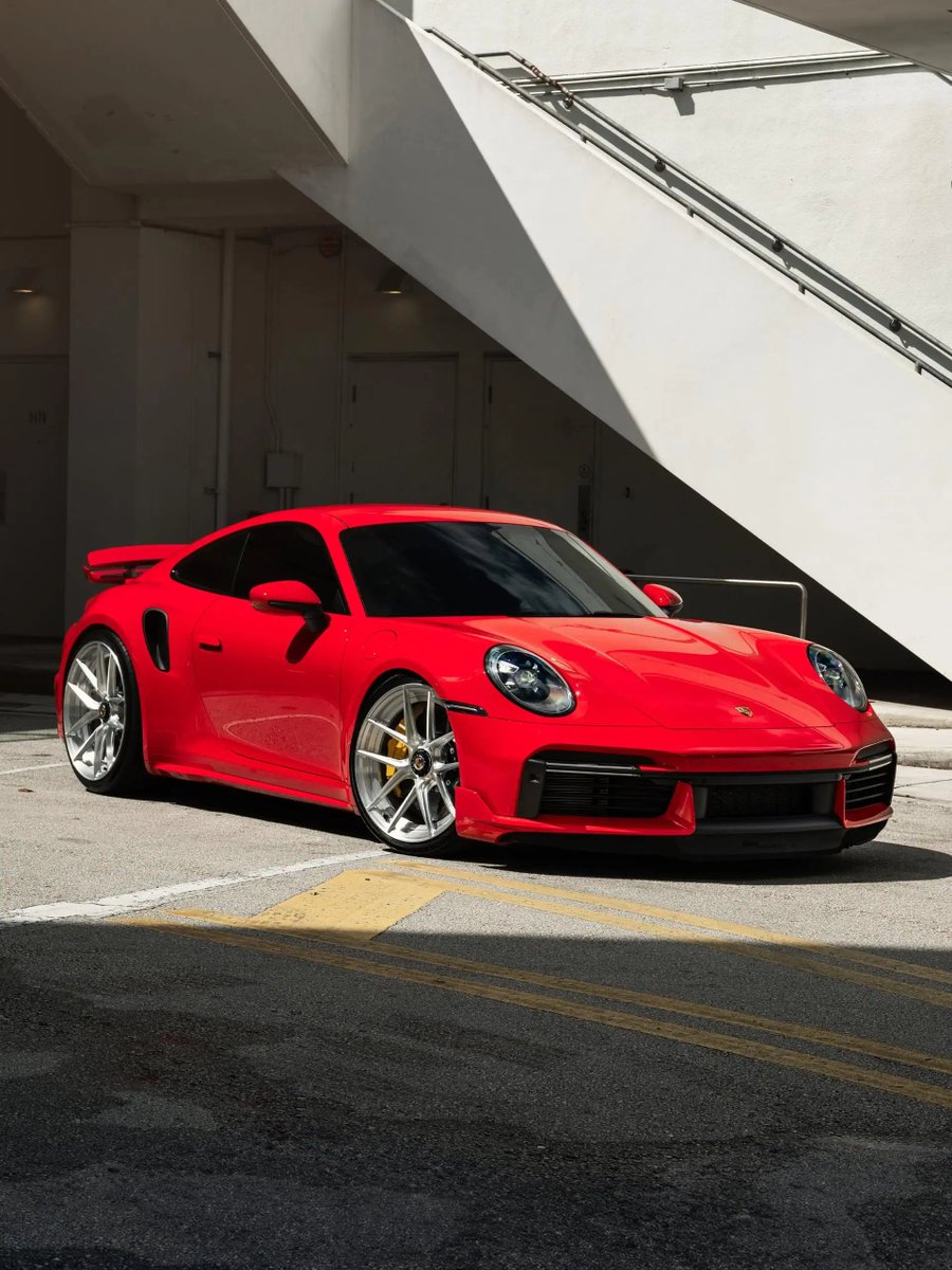Rinoire's tweet photo. #Porsche 911 Turbo S https://t.co/xqAZ5D4rB6