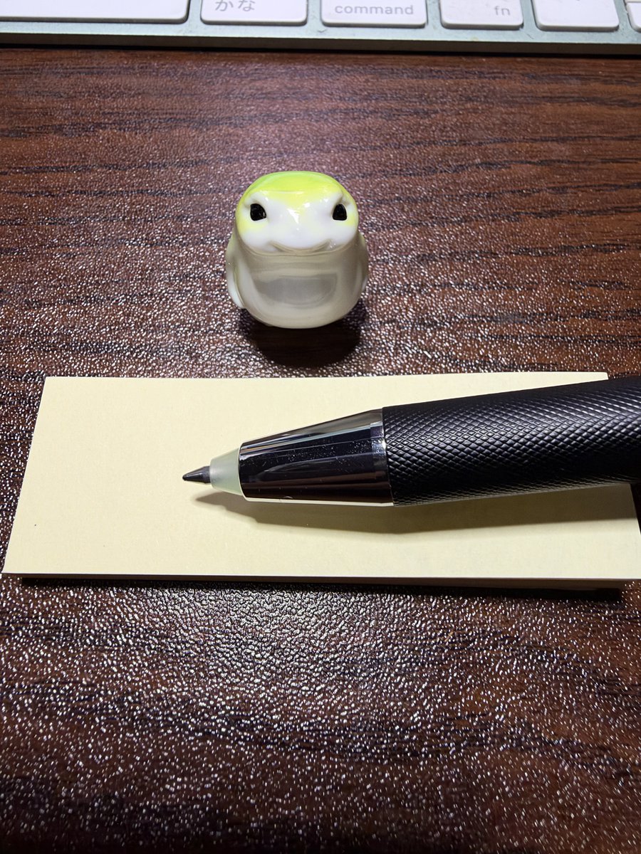 shanyu810's tweet photo. ゼブラのライトペンを買いました
ペン先にライトが付いているので、暗いところでも書ける仕様になっております
眩しいくらい明るいです

個人的には3〜4色タイプ出してほしい https://t.co/8u2eVZVuZS