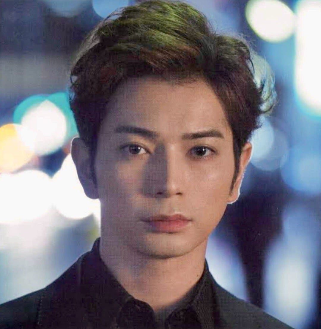 nakayoshineko's tweet photo. 今頃きっと顔面天才な松本潤の画像が多数出回って松潤本人も驚いてたら楽しい💜 https://t.co/pRNjxFznUc