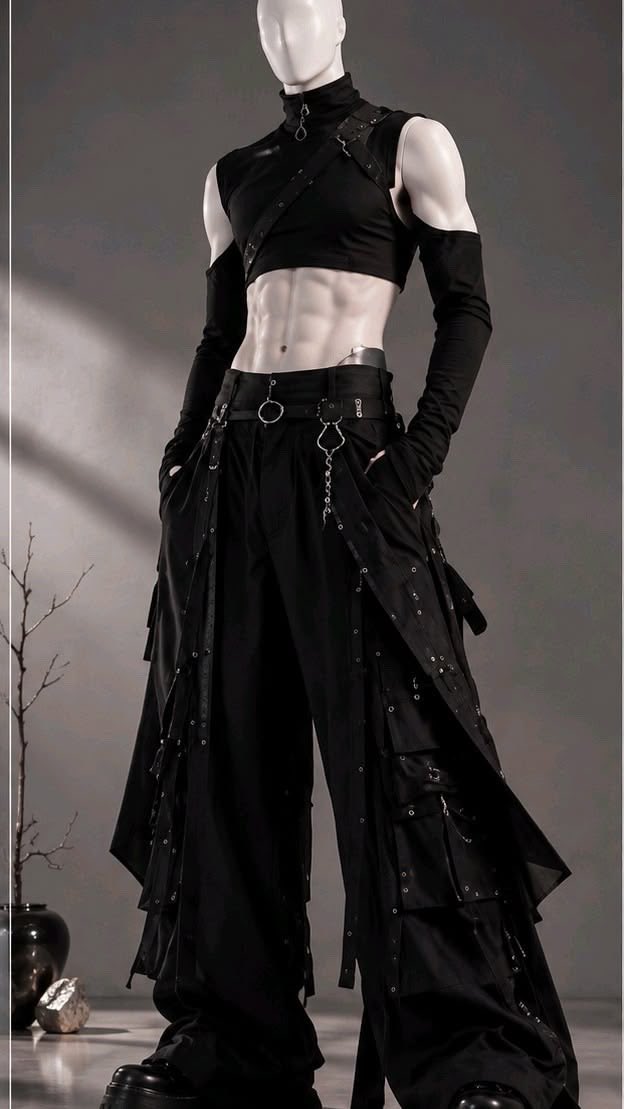 gothicornate_'s tweet photo. dark elegance, silver chains, and a little rebellion https://t.co/fYkwTVZbv3