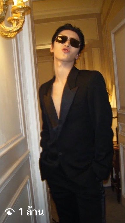 geneberrylla's tweet photo. น้องคนนี้ 1ล้านแล้ว

TEN AT SAINT LAURENT SUMMER27 
#TENforYSLPFW27 #SaintLaurentxTEN #YSL #SaintLaurent https://t.co/TnHss21y1T