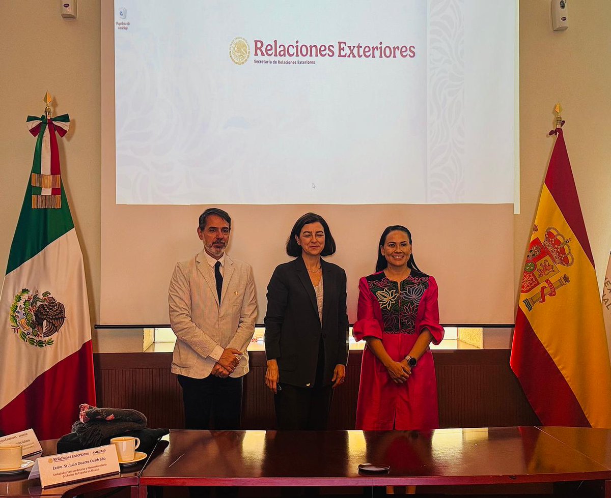 CooperacionESP's tweet photo. En la reunión con @AlejandraDMV, directora de @AMEXCID, confirmó que “España y México hemos entrado en una etapa de cooperación basada en la confianza y el diálogo entre iguales”.

En la actualidad, la #CooperaciónEspañola ejecuta 35 proyectos en el país. https://t.co/0jxus6Euwf