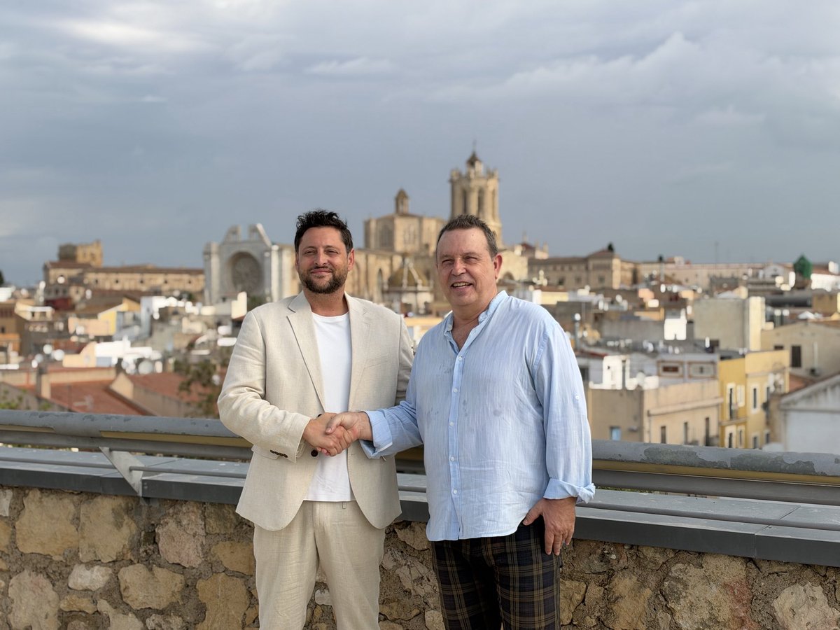 GrupoCPHE's tweet photo. Iniciamos una nueva colaboración con @_rtvemarcae para reforzar la proyección internacional de nuestras quince Ciudades Patrimonio de la Humanidad de España ✨, a través de una sección mensual en el programa

🎙️ Todos los episodios estarán disponibles en las plataformas de RNE https://t.co/41Fb3gfcVG