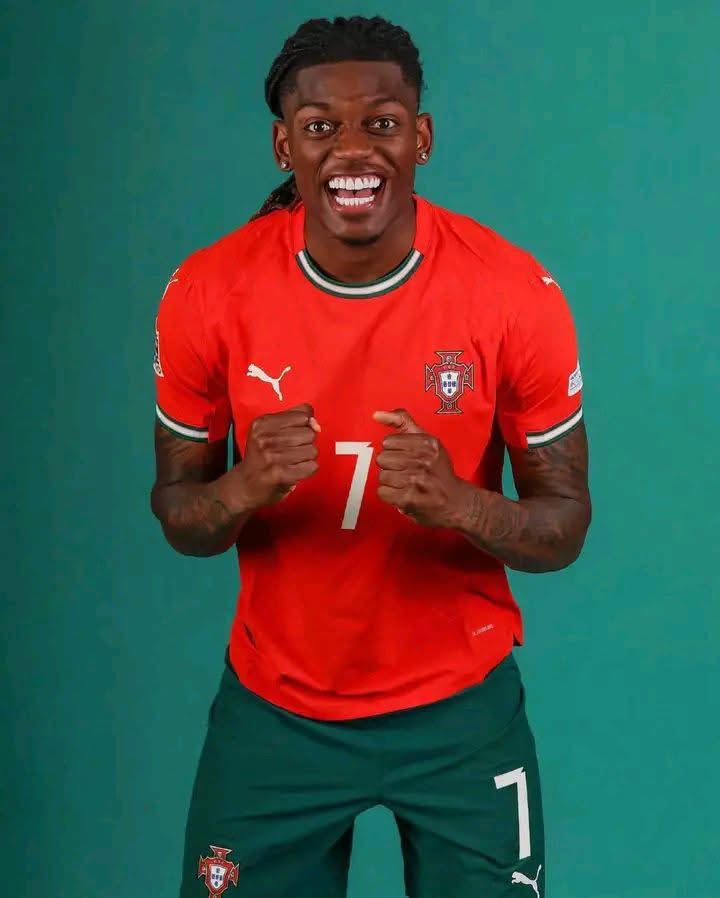 DrealBubz's tweet photo. @FabrizioRomano The greatest Portugal NO. 7 https://t.co/MDO2Av9oFX