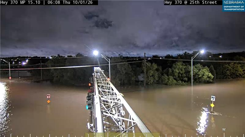 CaitlinHarveyWX's tweet photo. Hwy 370 at 25th St is CLOSED. Avoid the area and do not drive through the flood waters. 

This is the worst I'm seeing at the moment in the Omaha metro. https://t.co/UpMcwL5wts