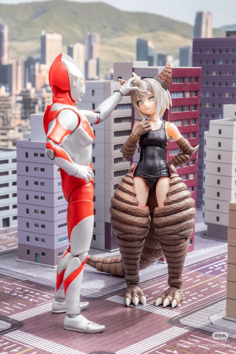 HowmanyWhy36227's tweet photo. LADoTOYS
ウルトラ怪獣擬人化計画 
古代怪獣 ゴモラ 
とSHFigureArtの初代ウルトラマン、ゴモラと一緒
撮影：xhs:  zorowonder森（公式写真カメラマン）

#古代怪獣ゴモラ #Gomora 
#怪獣娘 #ウルトラ怪獣擬人化計画 
#ウルトラマン #Ultraman
#UltraKaijuHumanizationProject
#KaijuGirls https://t.co/HObNzrQ5Oi