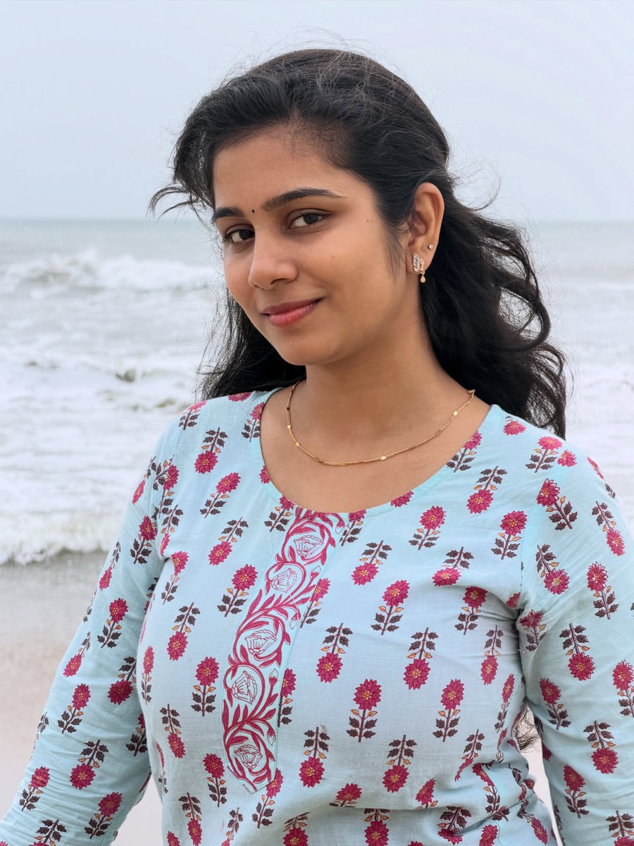 GodModeForNow's tweet photo. Jillllll evening ❤️😍🥰
#JananiVenkat https://t.co/Uk3Y5Q3tgJ