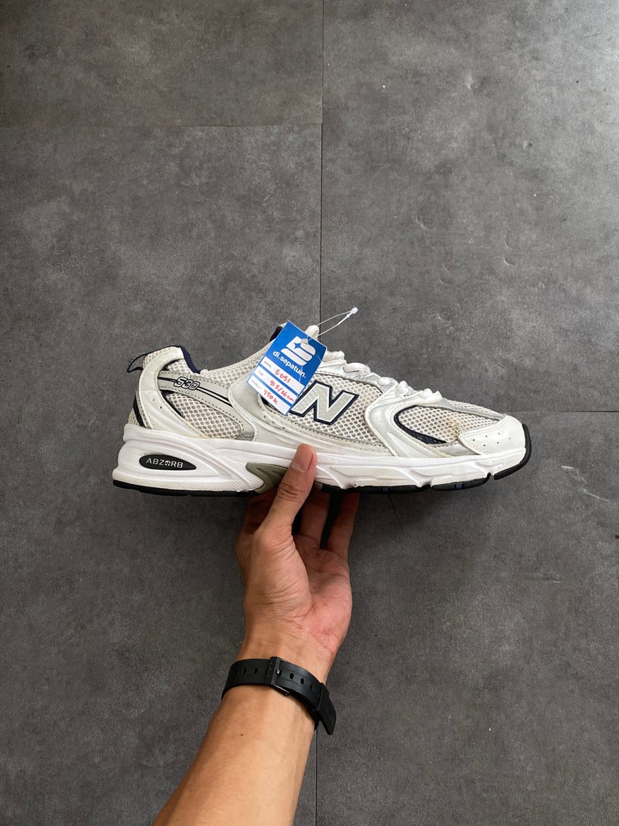 pickesyxv's tweet photo. New Balance 530 White Indigo
Ori second
Size 41.5 / 26 cm (only size)
Price 450k

serius sung DM aja!
bisa rekber oren📦
#wts #wtb #sepatu https://t.co/oEiTHQQ3Q6