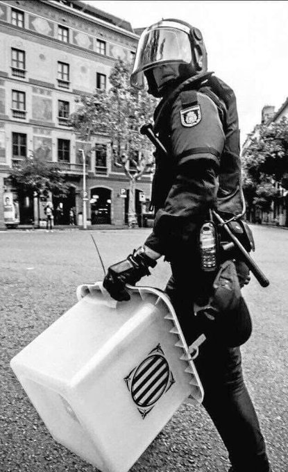 angelramos1958's tweet photo. Mai ens fareu espanyols!
Visca l'#1oct! https://t.co/Fed6G8pzdr