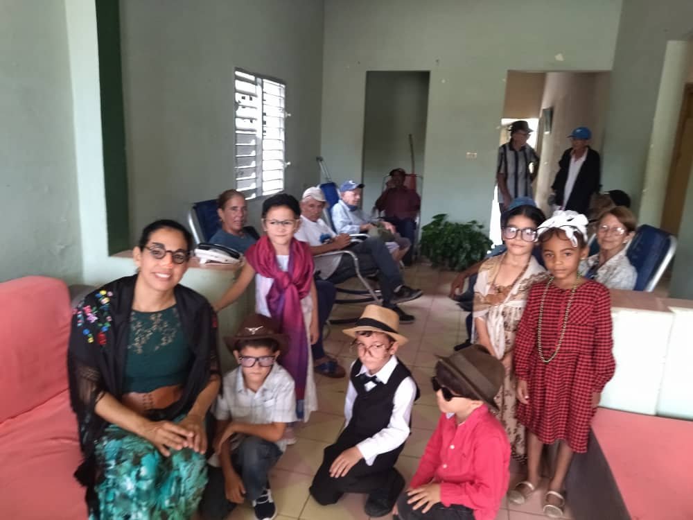 DanaiNapoles's tweet photo. Nuestra infancia con canciones, juegos y alegría  comparte con nuestros abuelos su homenaje.
#LaPrimeraInfanciaImporta
#SanctíSpíritusEnMarcha
#MariposaEspirituana https://t.co/6zIqSm9GeD