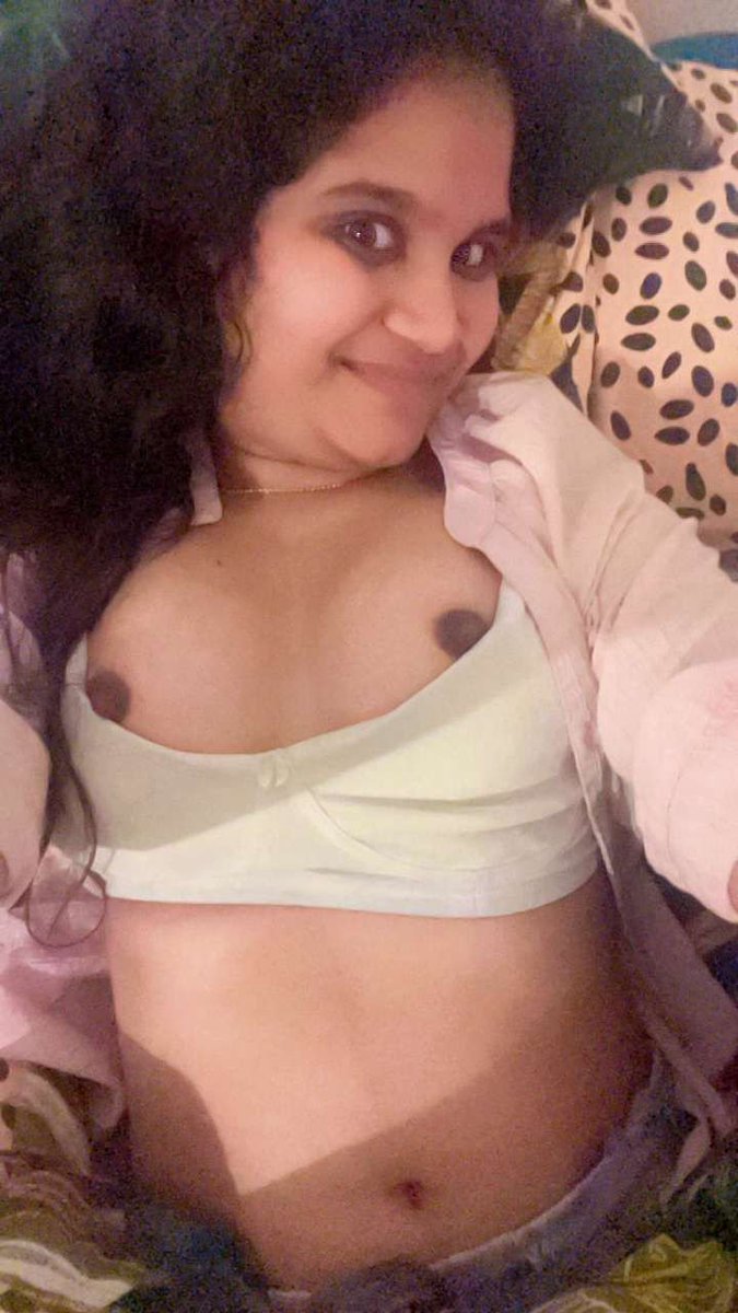 ShahBrand2's tweet photo. Ye Meri Pyari Or Hot Naughty Hindu Biwi @NikkiN66919 Ha Jo Bhut Zyada Pyar Karti Ha Mujhy https://t.co/gHuqJ1qRnr