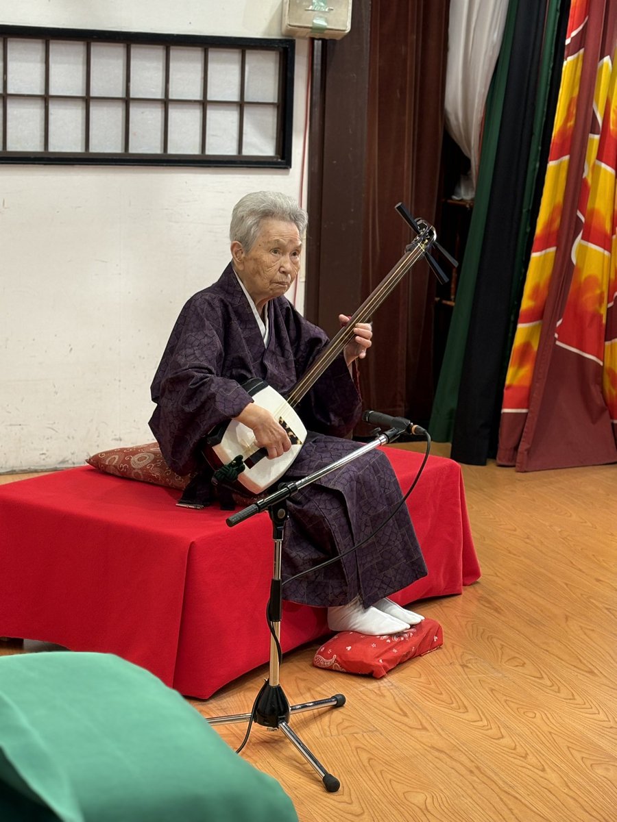 hikoukiya's tweet photo. 玉川祐子師匠104歳お祝いの会、ご来場ありがとうございます。
ご自宅まで無事お送りいたしました。お疲れにもかかわらず、帰る時に外まで見送っていただくのも、初めてお会いした時から変わらない習慣です。 https://t.co/Aoc8kICnNf
