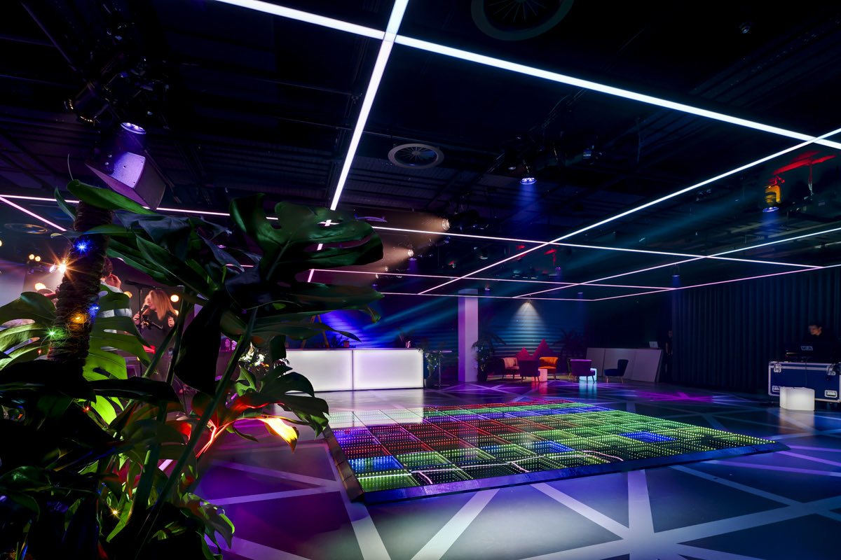 SCM_Events's tweet photo. Who says Christmas has to follow a familiar script? 🎄

To celebrate a company’s 40th anniversary, Illuminate became an immersive, 1980s-inspired Christmas party, complete with themed entertainment, interactive dining and a dancefloor that kept the party going all night! https://t.co/FXhlyuWMtY