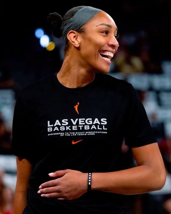 aja22wilsonHQ's tweet photo. a’ja wilson plays basketball today. let’s send her luv, good vibes and prayers.🤍 https://t.co/o0eHapzDKT