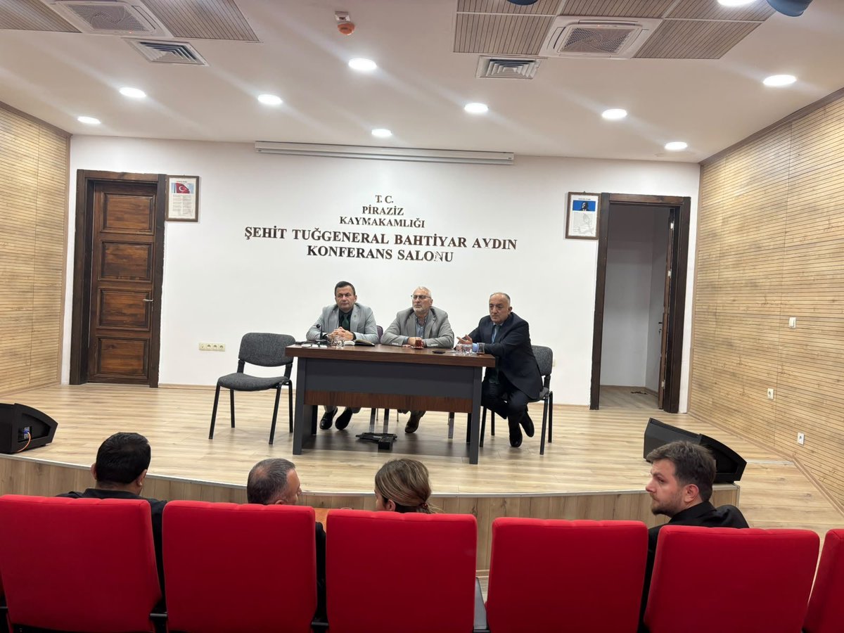 pirazizmem's tweet photo. Piraziz'de Güvenlik Başta Olmak Üzere Eğitim ve Öğretim Faaliyetleri Değerlendirildi

Piraziz'de 2026-2027 eğitim ve öğretim yılına yönelik değerlendirme ve koordinasyon toplantısı gerçekleştirildi. https://t.co/CqgSJhSOcX