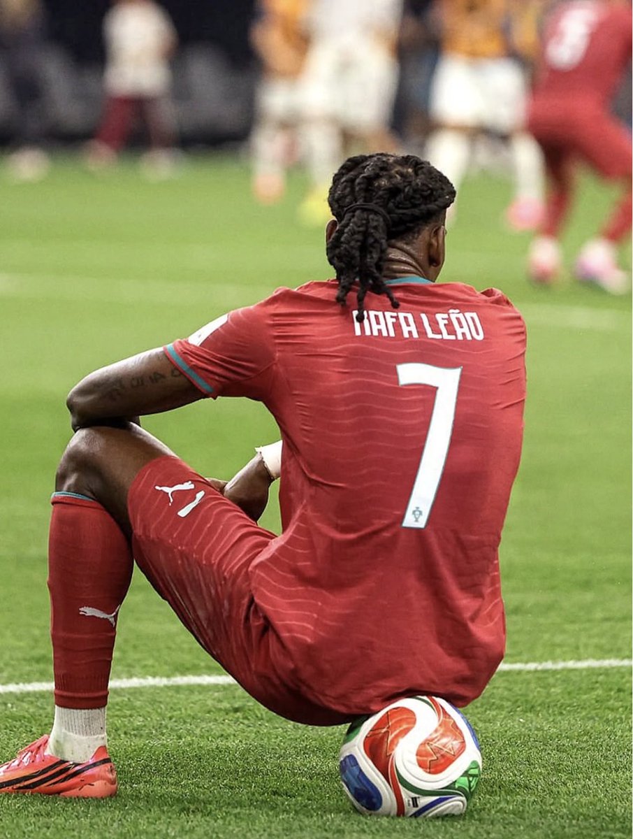 LordZeus_Usulor's tweet photo. 🚨 🎙️ Zlatan Reacts On Rafael Leao taking Cristiano Ronaldo’s iconic Jersey no7 ;

🗣️ “I mean When a king leaves, another man can sit on the throne. That is football. But Portugal did not just hand over a shirt. They handed over number 7 like it was a spare kit in the cupboard.
Cristiano is the greatest thing that country has ever produced. The whole world knows it. You do not bury that the same week and give the number to the next guy who looks good on a highlight reel. Retire it for a year. Put it in a museum. Let people remember who wore it. Then, maybe, someone earns it.
Leão is a good player. Good is not the same as that. Portugal should have shown respect. This is not respect. This is forgetting too fast.
Jorge Jesus can do better”
#cr7 #ronaldo