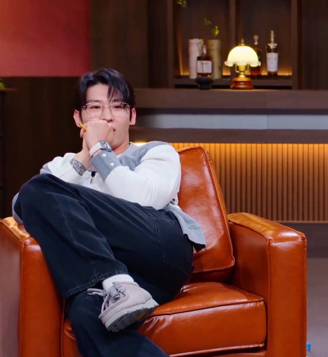 just_for_ffuunn's tweet photo. 솔로지옥 https://t.co/g749zedGep