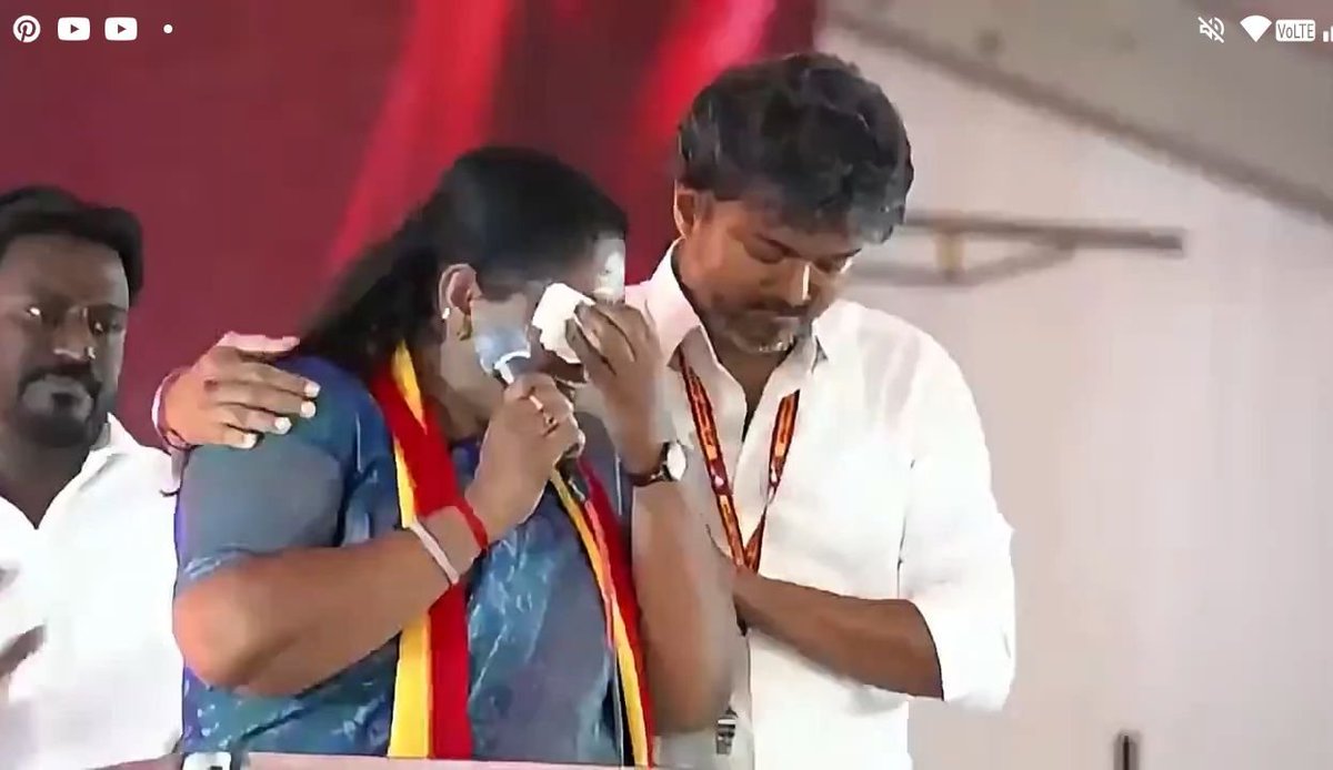 PeriyaKuttoosi's tweet photo. @CMOTamilnadu @TVKVijayHQ அவருக்கு கொடுத்த "செவாலியே" விருதை இந்தம்மாவிற்கு வழங்கவேண்டும்! https://t.co/D8OmM8tegr