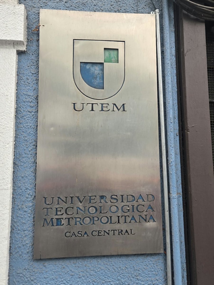 UNIRuniversidad's tweet photo. 🇨🇱🤝 El director Académico de Relaciones Internacionales de UNIR, Manuel Herrera; y la directora de RRII de UNIR en #Chile, Karla Cantero, se reúnen con las autoridades académicas de la Universidad Tecnológica Metropolitana (UTEM).

📸👥 Por parte de la #UTEM, el equipo estuvo encabezado por Valeria Rebolledo, directora de Relaciones Internacionales.

✅ En la reunión de trabajo se dio seguimiento al convenio de colaboración que ambas universidades tienen firmado y se esbozaron nuevos proyectos para el futuro en terreno docente.

#UNIR #Universidad #Universidades #CooperaciónInteruniversitaria #Internacionalización #EducaciónSuperior