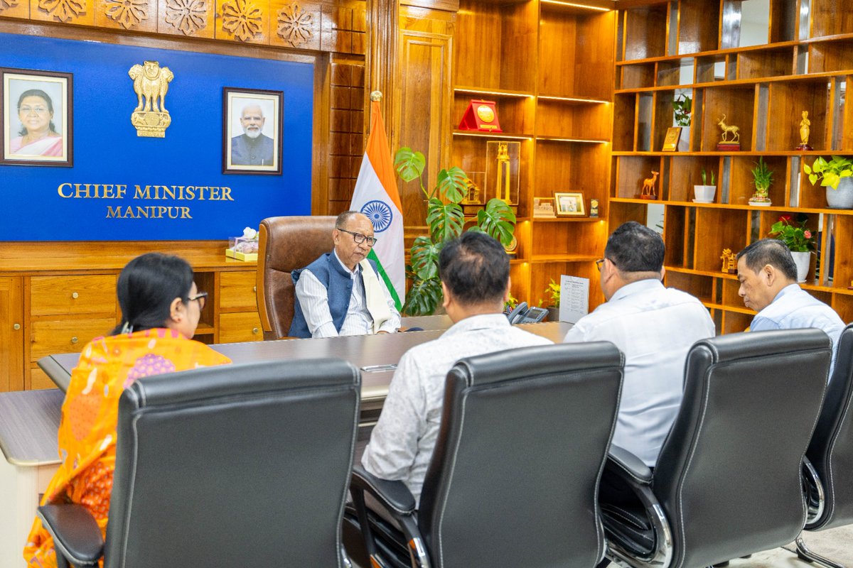 YKhemchandSingh's tweet photo. Four newly appointed Manipur Civil Service (MCS) officers promoted to the Indian Administrative Service (IAS) under the Manipur cadre called on me at my Secretariat, Mantripukhri, today. 

The officers are Smt. A. Romita Devi, Additional Secretary (CAF&PD & SCERT); Shri K. Bono Singh, Additional Secretary (Works & School Education); Shri Kh. Lalmani Singh, Secretary, Manipur Public Service Commission; and Shri H. Balkrisna Singh, Additional Secretary (Home, Relief & Disaster Management) and Project Director, Loktak Development Authority.

I congratulated them on their well-deserved promotion and wished them a successful and fulfilling tenure in the service of the people.