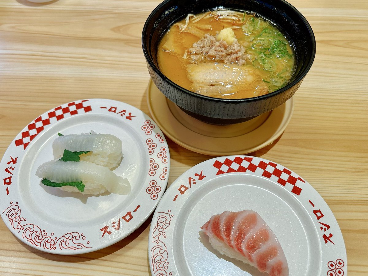 koutar0322's tweet photo. お抹茶のやつ真似っこしに行ったぶりのスシローだった🍣
おいしかった！！

フルーツババロアケーキみたいなやつ
めちゃ好きなやつだった( ¨̮ )

(選ぶネタやっぱ好きな人の好きなもの意識しちゃう💭好み似てるから問題ナシ👍🏻) https://t.co/h5EsEzJGFF